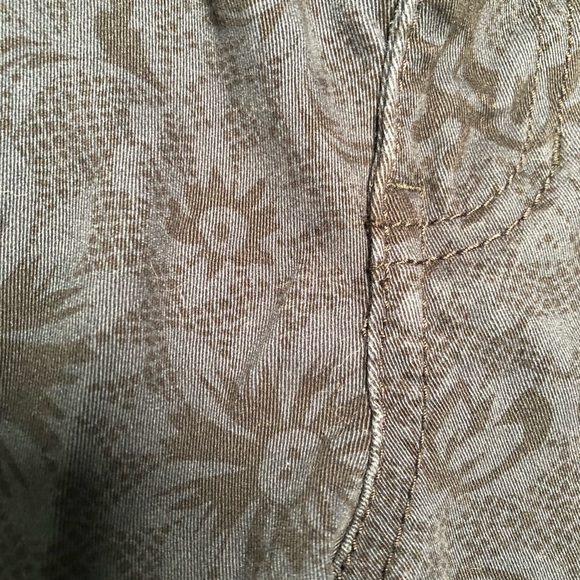 Cabi Floral Lace Print Skinny Jeans 3195 - Picture 6 of 10